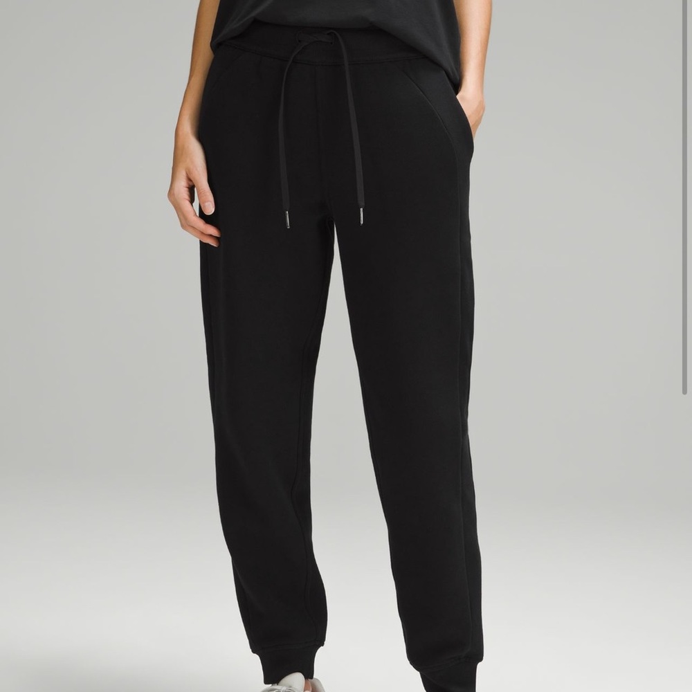 Lululemon Scuba Relaxed Fit High Rise Jogger